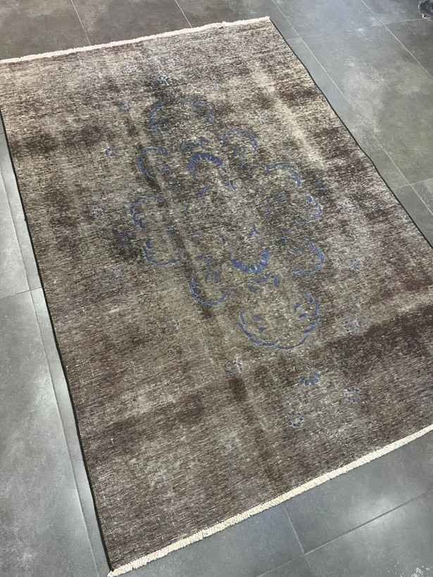 فرش دستبافت وینتیج رنگ طوسی